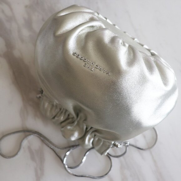 Marc Jacobs The Soiree Shoulder Bag – Timeless Elegance in Silver! - Picture 5 of 11